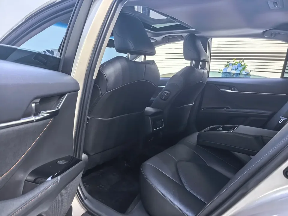 Toyota Camry 2.0G Deluxe Edition 2023 — миниатюра 5