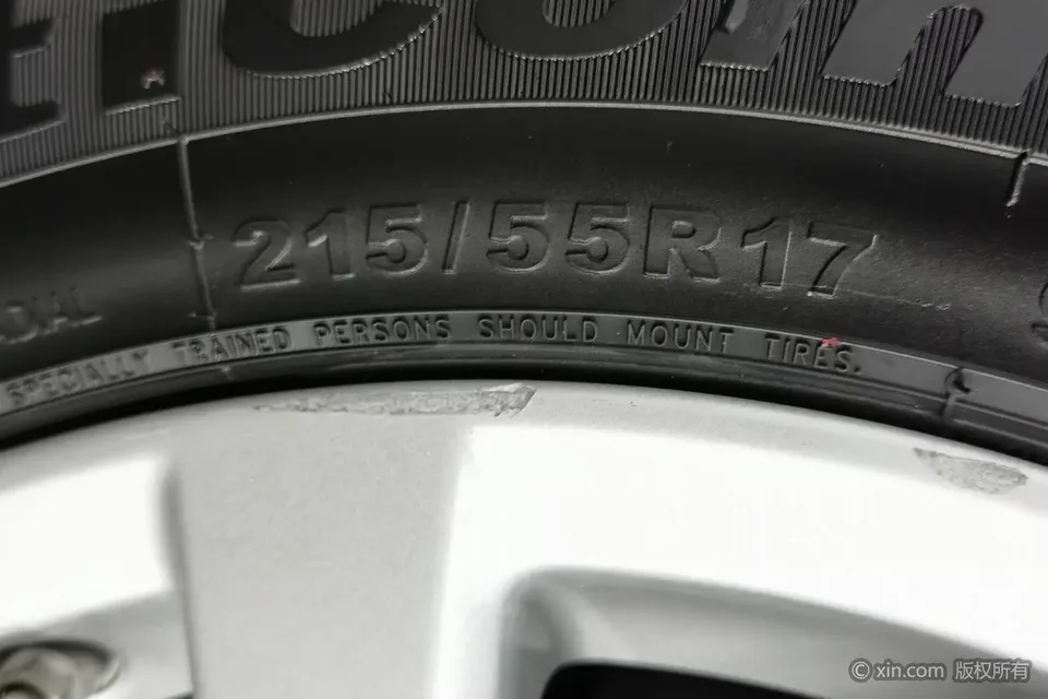 Toyota Camry 2.0G Deluxe Edition 2022 — миниатюра 3