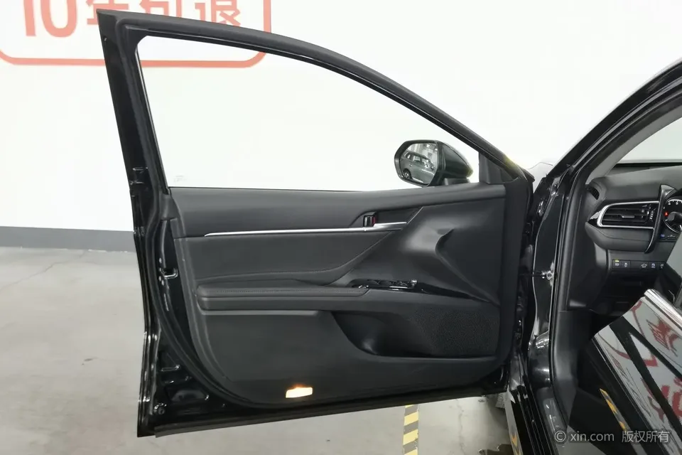 Toyota Camry 2.0G Deluxe Edition 2022 — миниатюра 5
