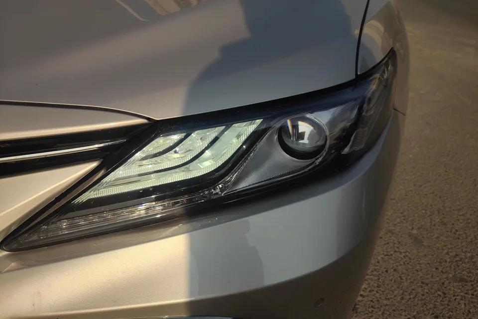 Toyota Camry 2.0G Deluxe Edition 2023 — миниатюра 2