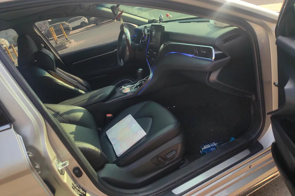 Toyota Camry 2.0G Deluxe Edition 2023 — миниатюра 4