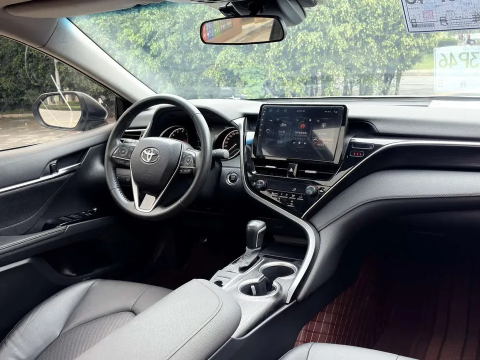 Toyota Camry 2.0G Deluxe Edition 2022 — миниатюра 2