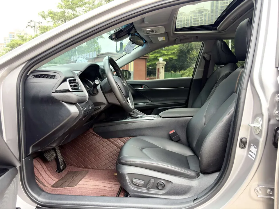 Toyota Camry 2.0G Deluxe Edition 2022 — миниатюра 5