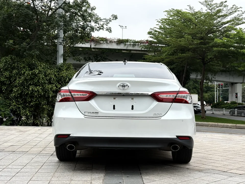 Toyota Camry 2.0G Deluxe Edition 2022 — миниатюра 4