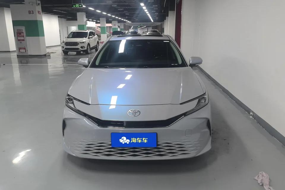 Toyota Camry 2.0E Elite Edition 2024 — миниатюра 2