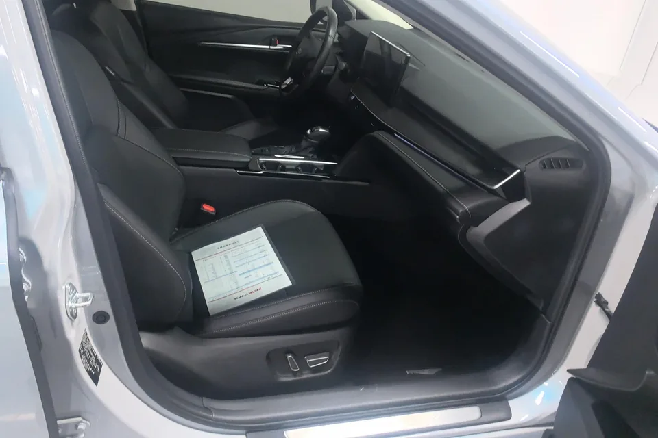 Toyota Camry 2.0E Elite Edition 2024 — миниатюра 4