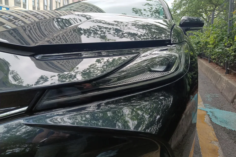 Toyota Camry Hybrid 2.0HGVP Luxury Edition 2025 — миниатюра 2