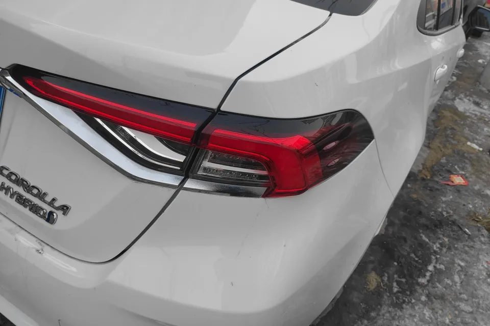 Toyota Corolla Intelligent Electric Hybrid Dual Engine 1.8L E-CVT Elite Edition 2023 — миниатюра 2