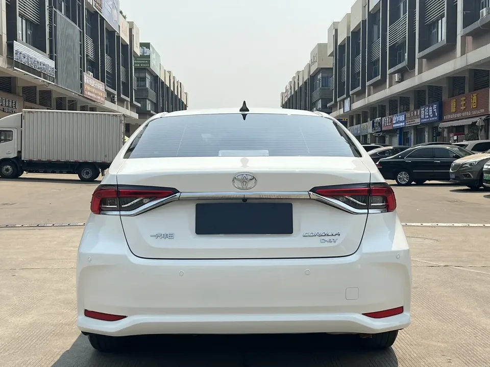 Toyota Corolla 1.2T S-CVT Pioneer PLUS Edition 2022 — миниатюра 2