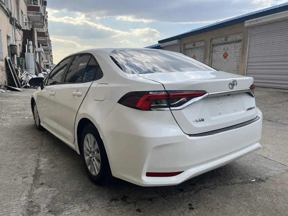 Toyota Corolla 1.5L CVT Elite Edition 2023 — миниатюра 2