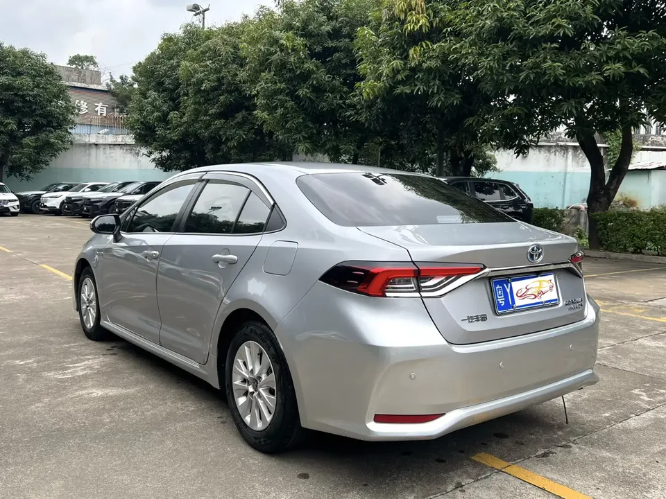 Toyota Corolla Intelligent Electric Hybrid Dual Engine 1.8L E-CVT Pioneer Edition 2024 — миниатюра 4