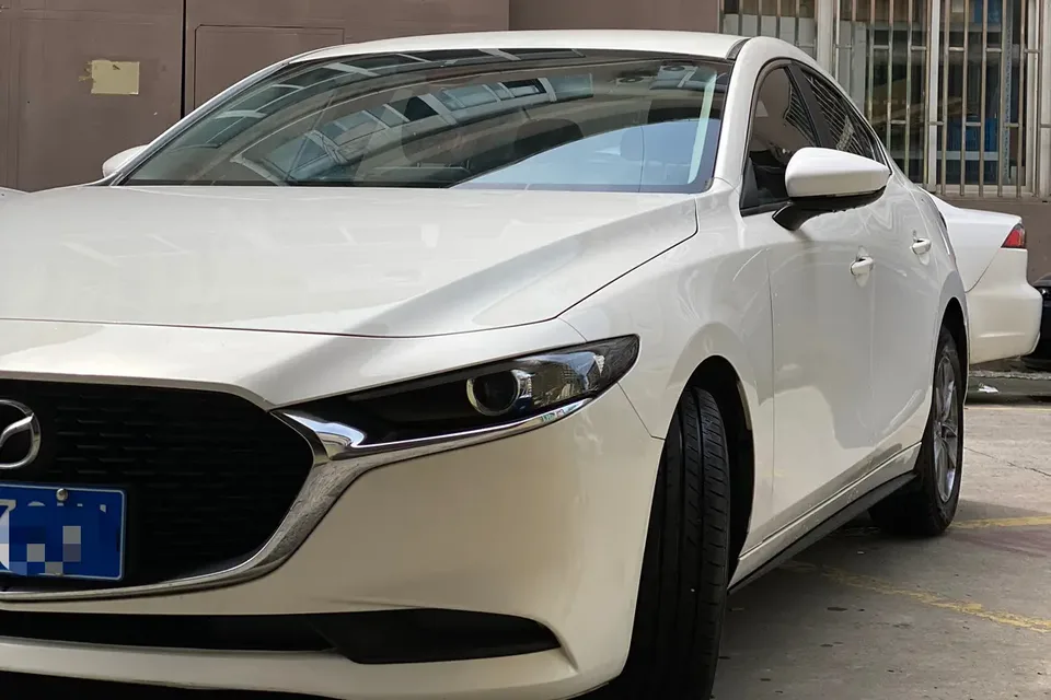 Mazda Axela 1.5L Manual Quality Edition 2023 — миниатюра 4