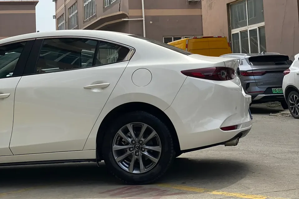 Mazda Axela 1.5L Manual Quality Edition 2023 — миниатюра 5