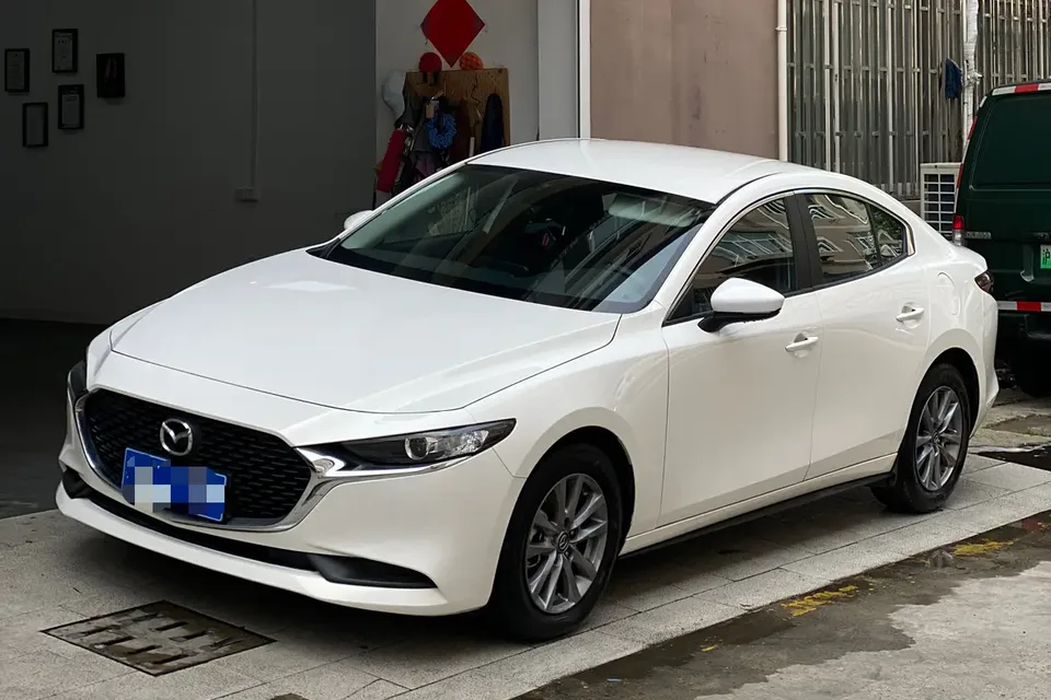 Mazda Axela 2023