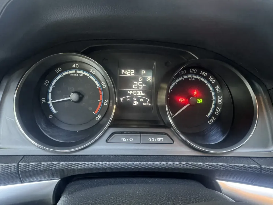 Skoda Comek 1.5L automatic comfort version 2023 — миниатюра 3