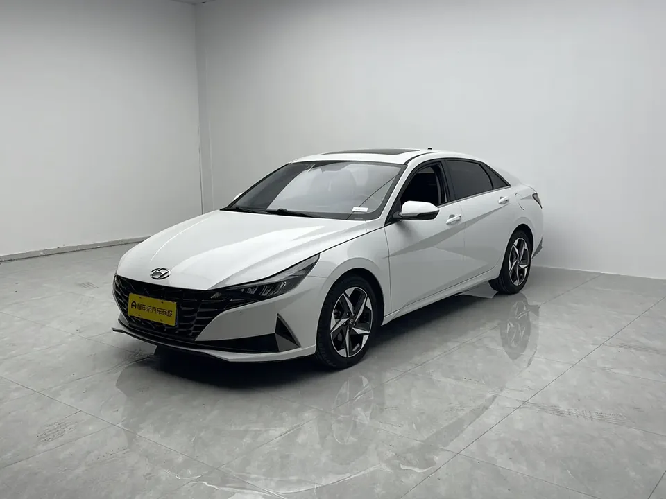 Hyundai Elantra 2022