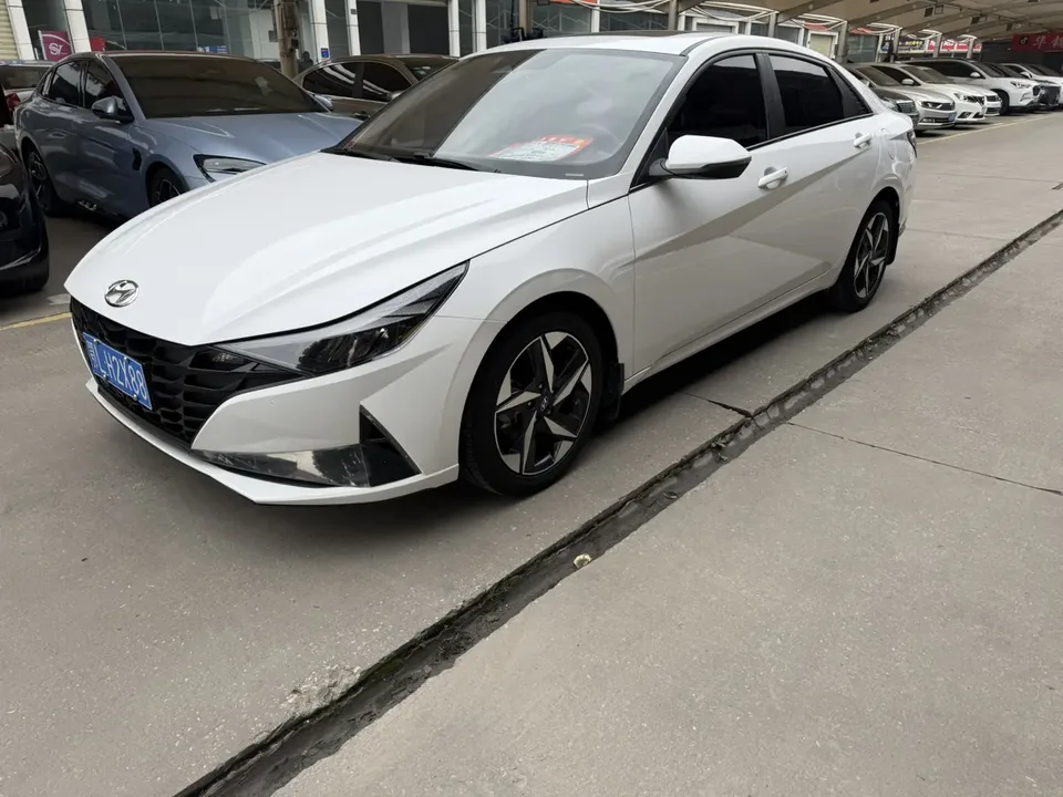 Hyundai Elantra 2023
