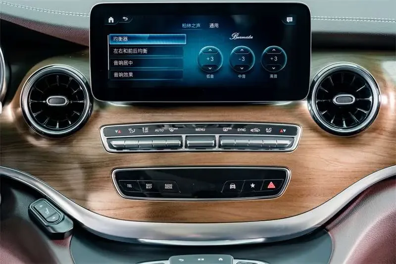 Mercedes-Benz V-Класс Mercedes Benz V Class 2022 V 260 L Long Wheelbase Luxury Edition 2023 — миниатюра 3
