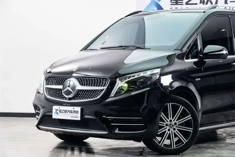 Mercedes-Benz V-Класс Mercedes Benz V Class 2022 V 260 L Long Wheelbase Luxury Edition 2023 — миниатюра 5