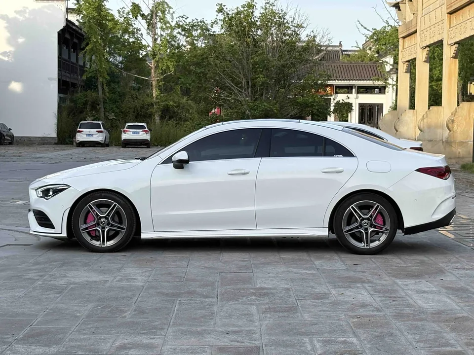 Mercedes-Benz CLA (Imported) Mercedes-Benz CLA 2022 CLA 200 four-door coupe 2022 — миниатюра 4