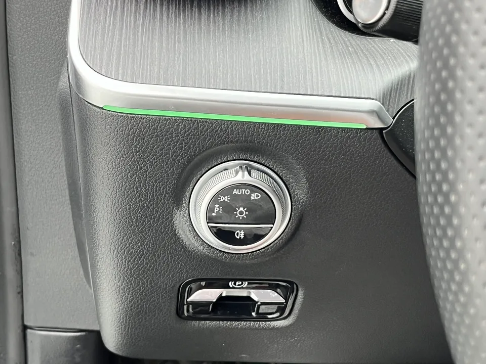Mercedes-Benz Mercedes Benz C Class Mercedes-Benz C-Class 2023 C 200 L Sports Edition 2023 — миниатюра 3