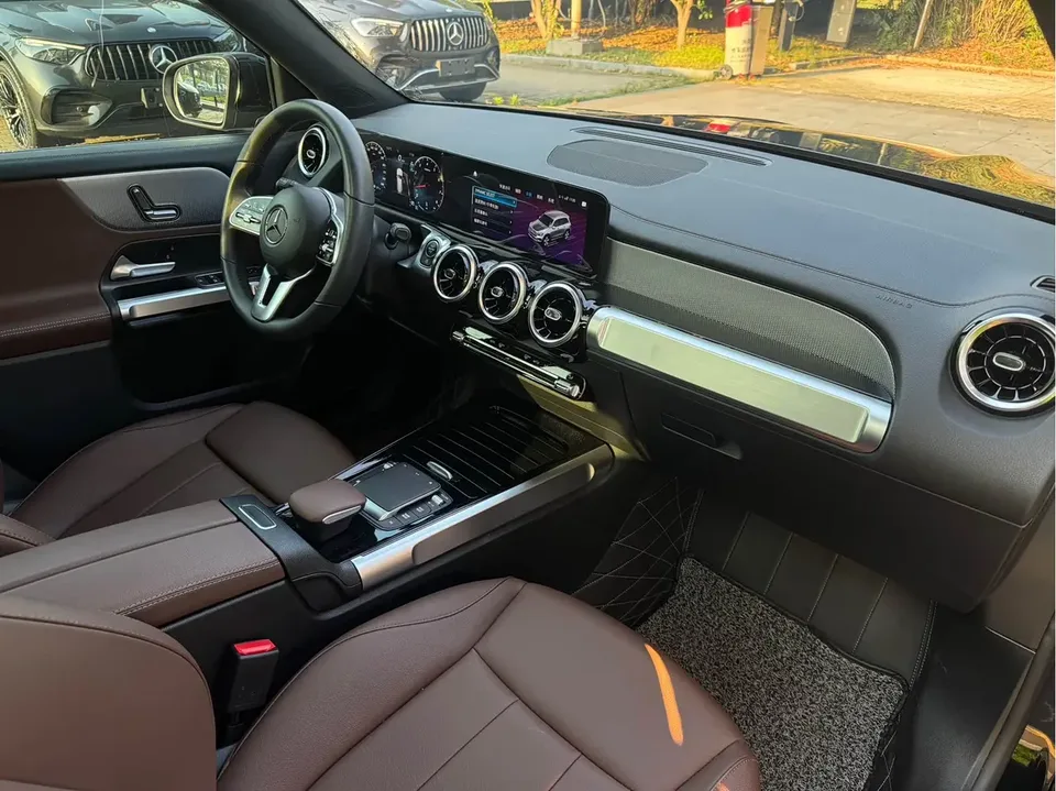 Mercedes-Benz GLB-Class Mercedes-Benz GLB 2023 GLB 200 Dynamic 2023 — миниатюра 4