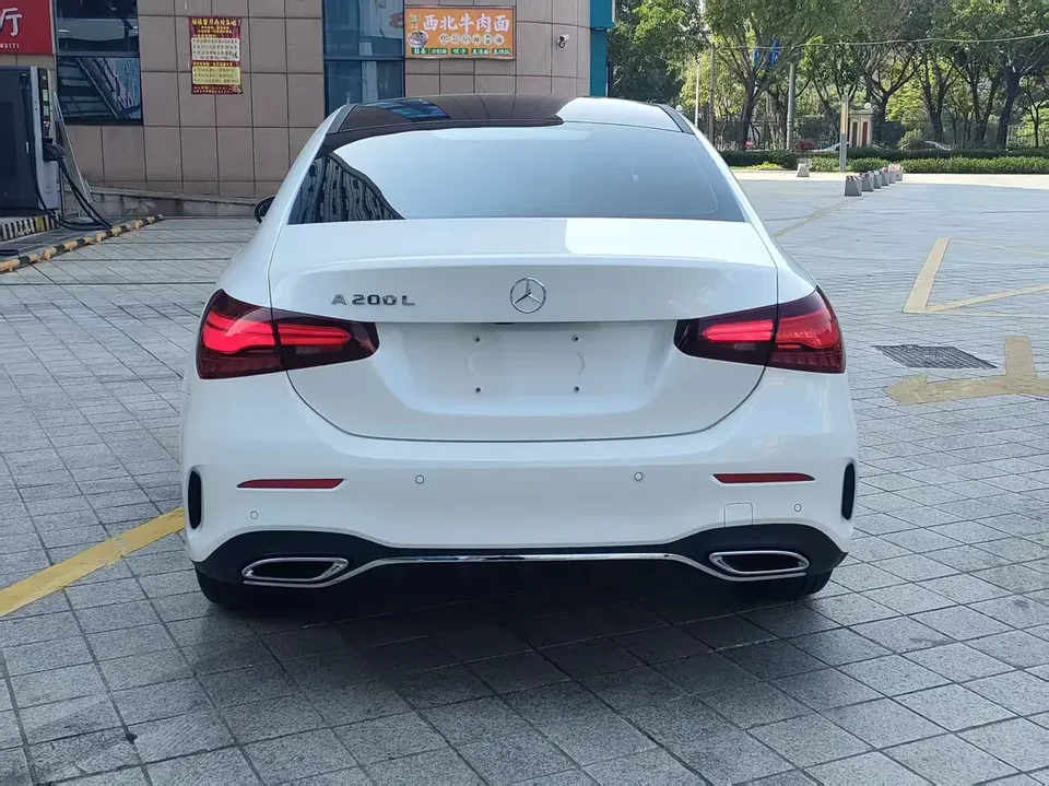 Mercedes-Benz Mercedes Benz A Class Mercedes-Benz A-Class 2024 A 200 L Fashion Edition 2024 — миниатюра 2