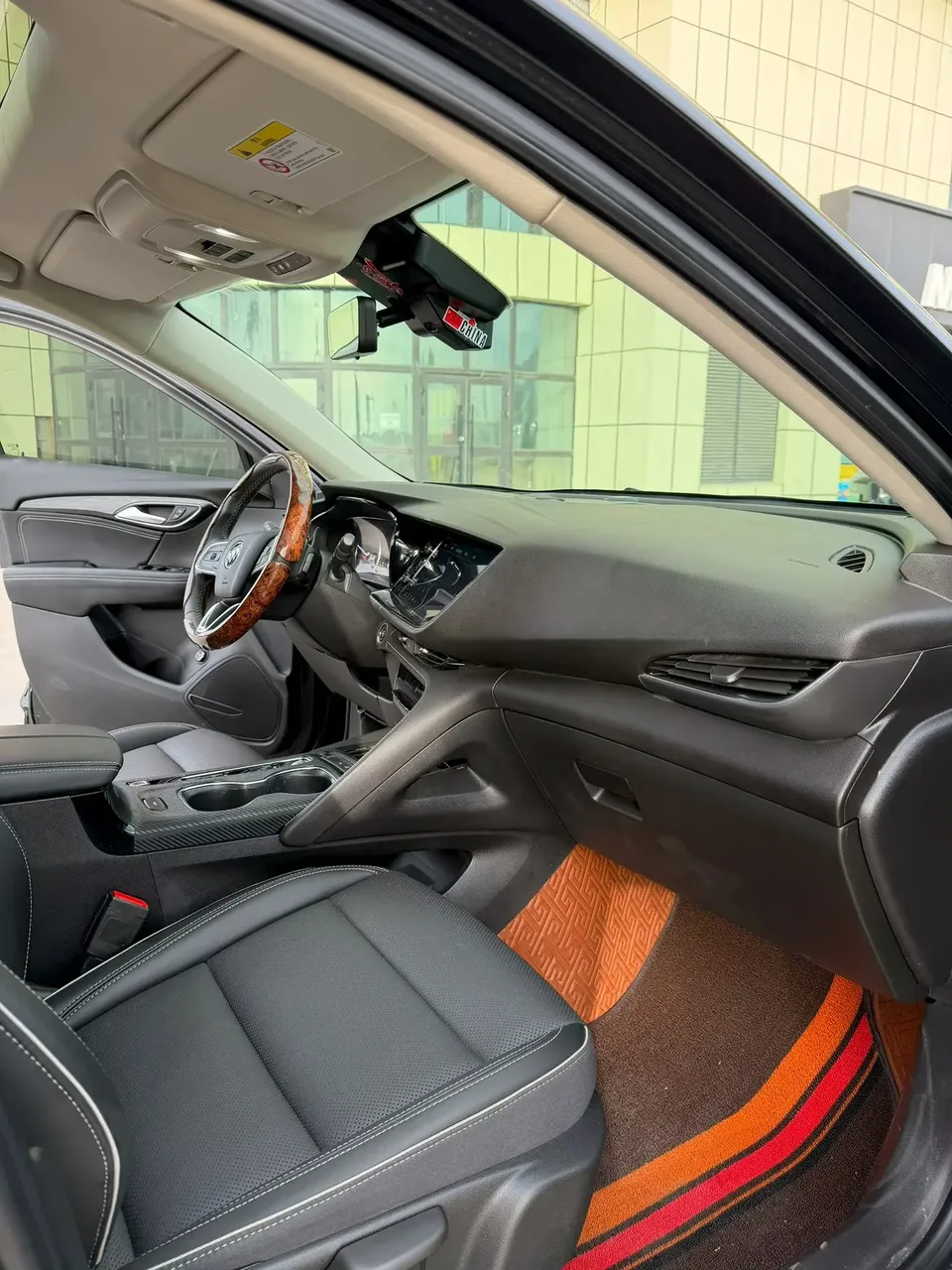 Buick Envision Envision Plus Avenir five-seater version 2022 — миниатюра 3