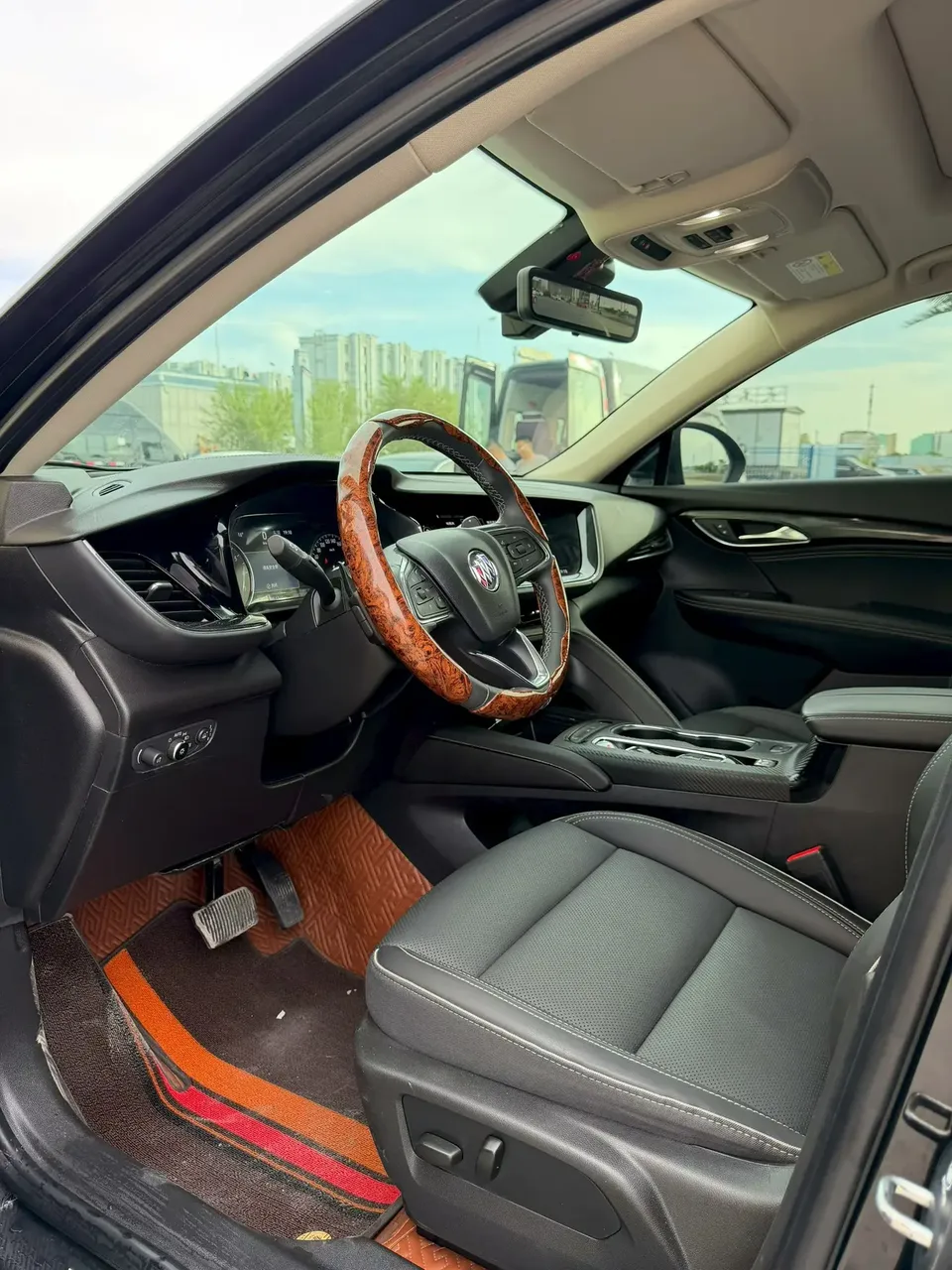 Buick Envision Envision Plus Avenir five-seater version 2022 — миниатюра 5