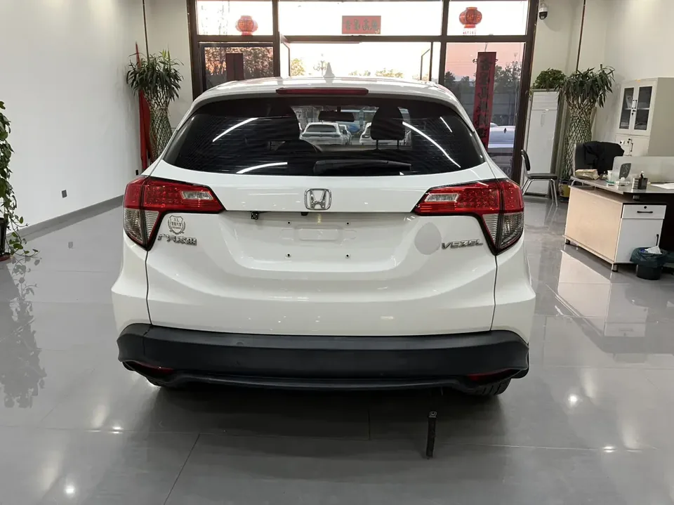 Honda VEZEL 2022 VIZI 1.5L CVT Phantom Night Pioneer Edition 2022 — миниатюра 2