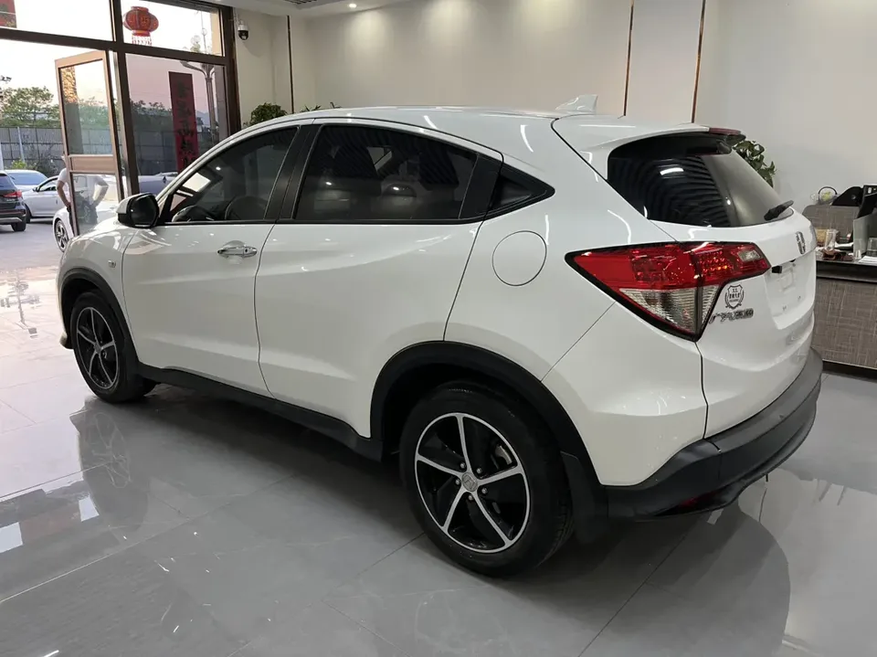 Honda VEZEL 2022 VIZI 1.5L CVT Phantom Night Pioneer Edition 2022 — миниатюра 4