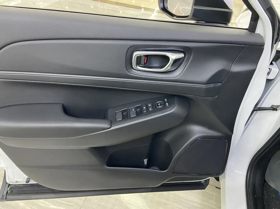 Honda VEZEL 1.5L CVT technology version 2023 — миниатюра 3