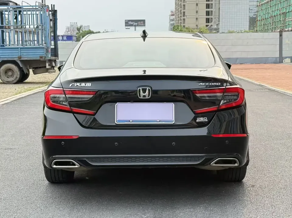 Honda Accord Accord 2022 260TURBO Deluxe Edition 2022 — миниатюра 2