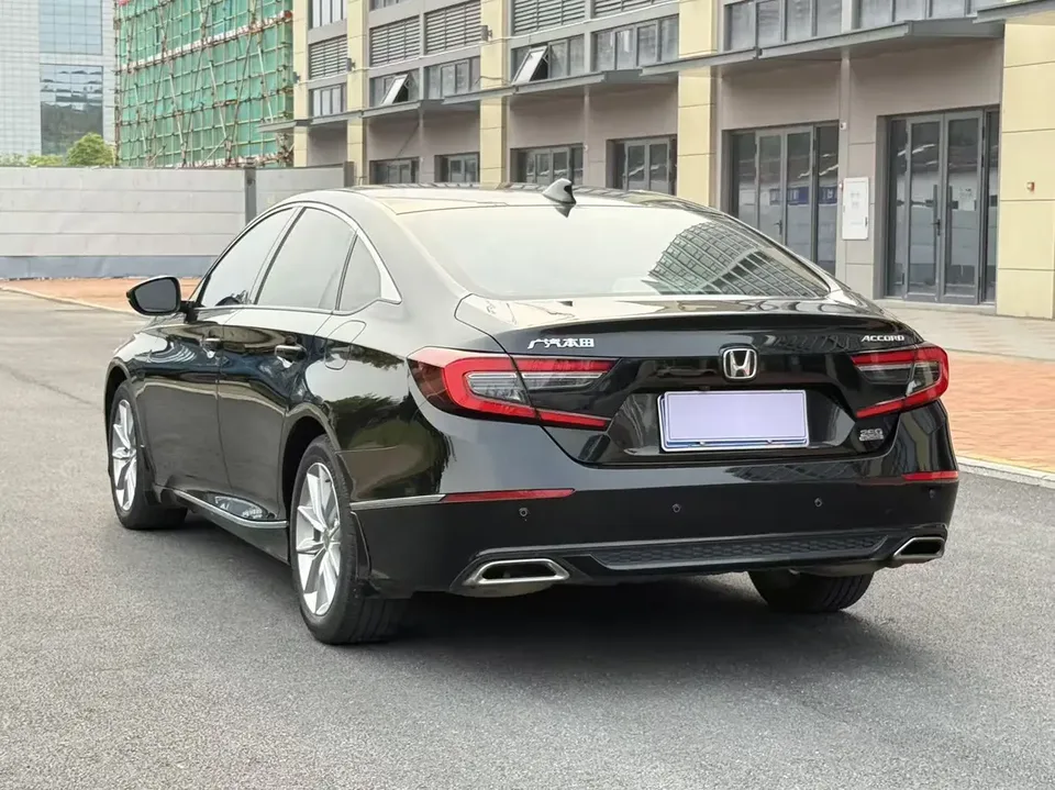 Honda Accord Accord 2022 260TURBO Deluxe Edition 2022 — миниатюра 4