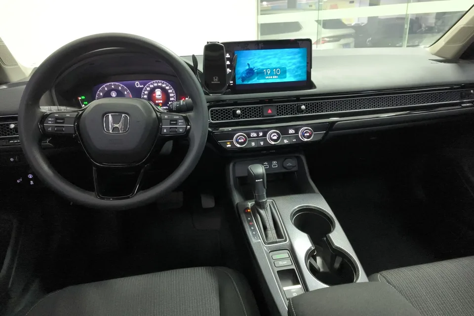 Honda CIVIC Civic 240TURBO CVT Power Edition 2023 — миниатюра 3
