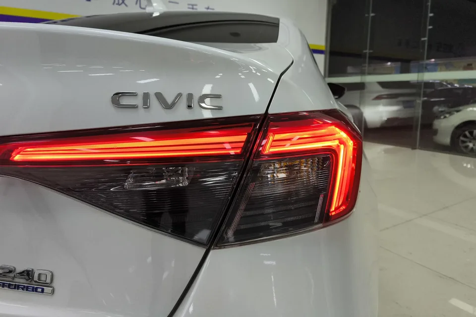 Honda CIVIC Civic 240TURBO CVT Power Edition 2023 — миниатюра 5