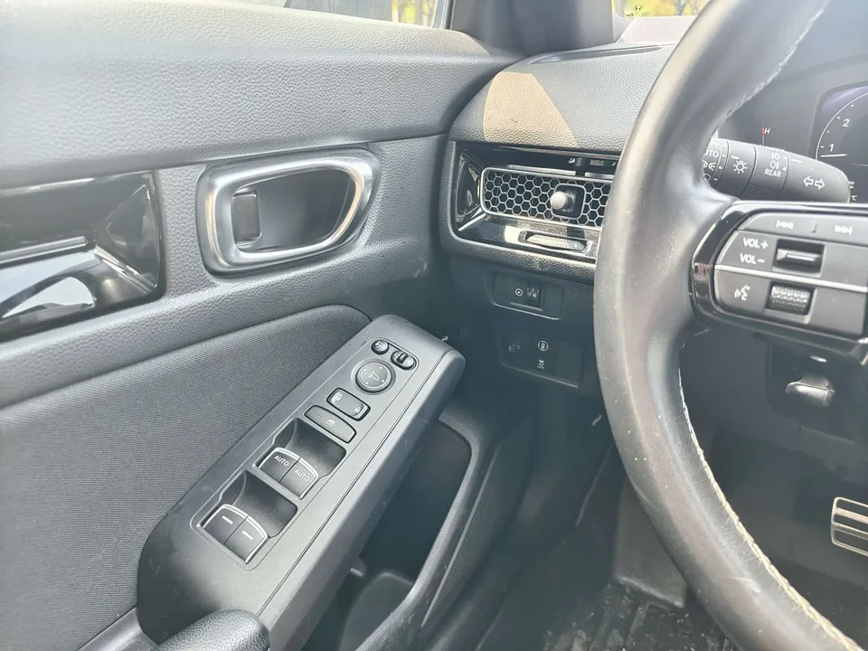 Honda CIVIC 2022 Civic 240TURBO CVT Ignition Edition 2023 — миниатюра 5