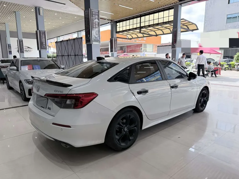 Honda CIVIC 2022 Civic 240TURBO CVT Ignition Edition 2022 — миниатюра 4