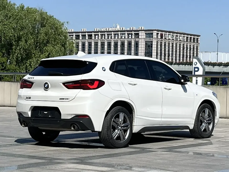 BMW X2 BMW X2 2023 sDrive25i M Sport Night Edition 2023 — миниатюра 2