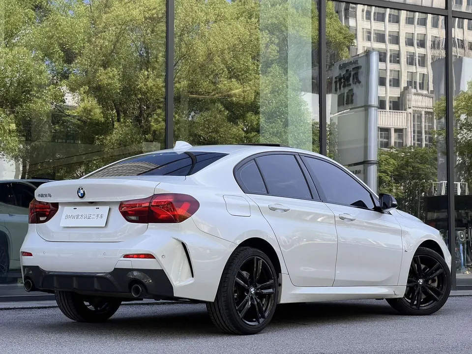 BMW 1 Series BMW 1 Series 2023 125i M Sport Night Edition 2023 — миниатюра 2