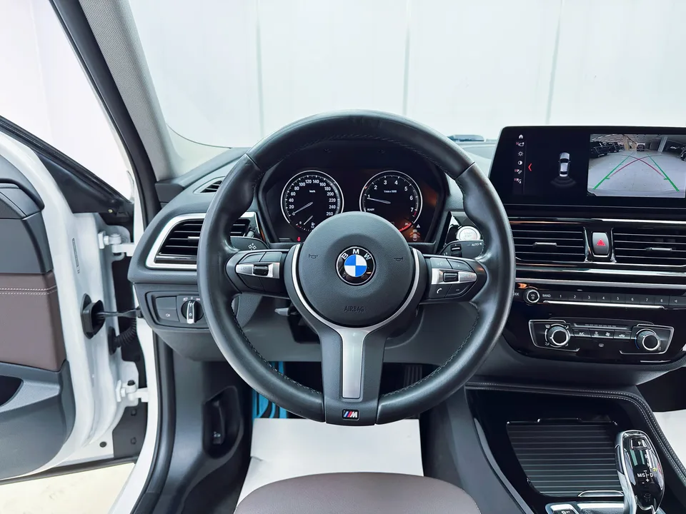 BMW 1 Series BMW 1 Series 2021 120i M Sport Night Edition 2022 — миниатюра 4