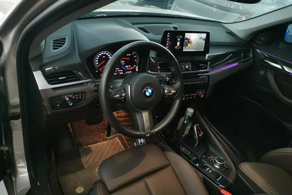 BMW X1 facelift xDrive25Li exclusive model 2022 — миниатюра 4