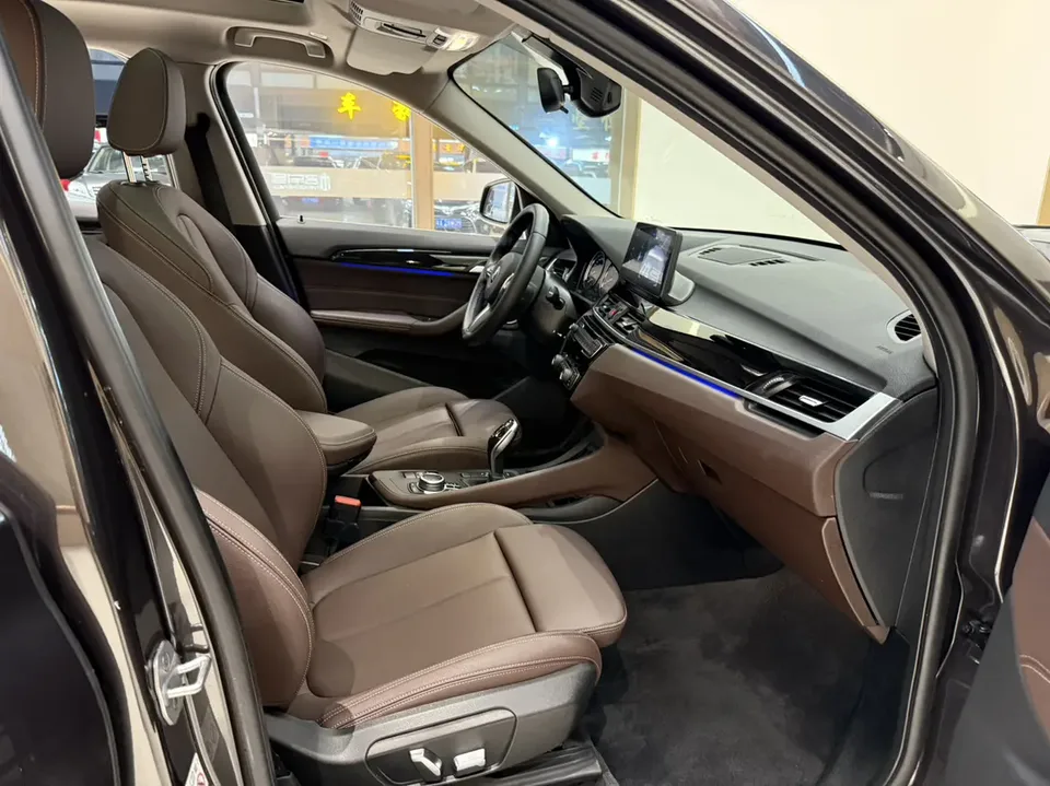 BMW X1 X1 2022 BMW X1 2022 sDrive25Li Leading Edition 2023 — thumbnail 4