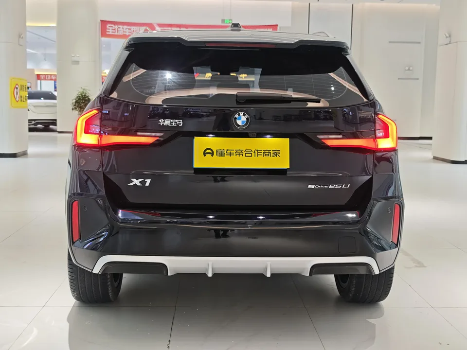 BMW X1 sDrive25Li M Sport Package 2024 — миниатюра 3
