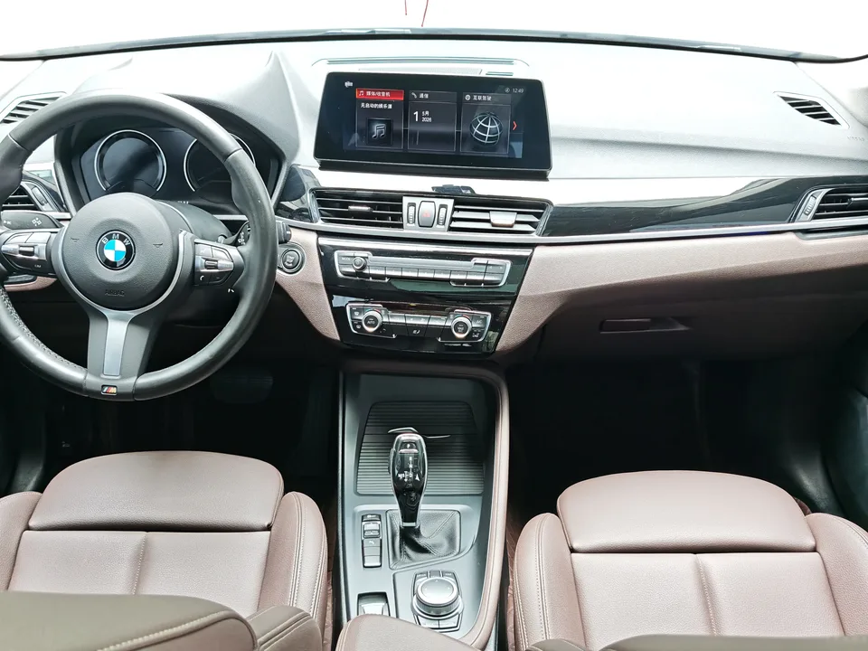 BMW X1 facelift sDrive25Li Leading Edition 2022 — миниатюра 4