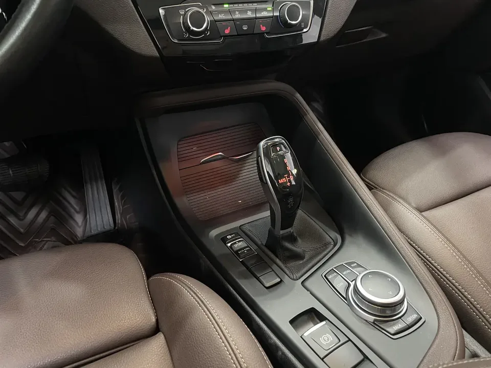 BMW X1 X1 2021 facelift sDrive20Li Fashion model 2022 — миниатюра 4