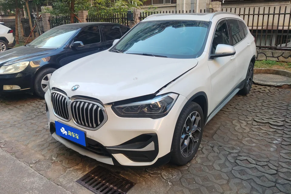 BMW X1 BMW X1 2022 sDrive20Li Fashion Edition 2022 — фото 1, купить с доставкой в Москву