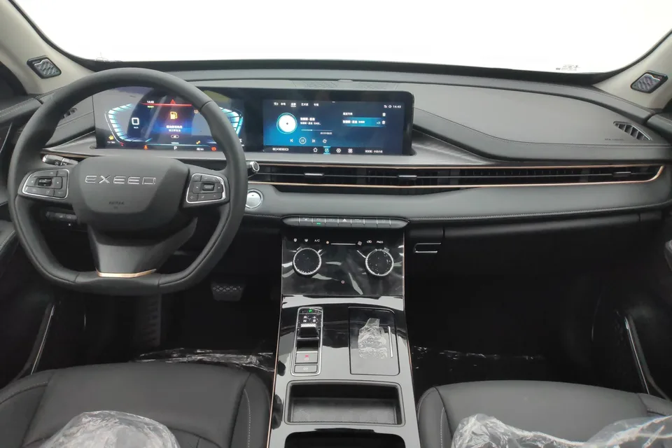 Exeed Xingtu Zhuifeng C-DM 1.5TCI-DHT 105KM Riding on the Wind Edition 2023 — миниатюра 3
