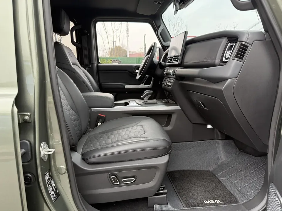 212 T01 2.0T Explorer 2024 — миниатюра 3