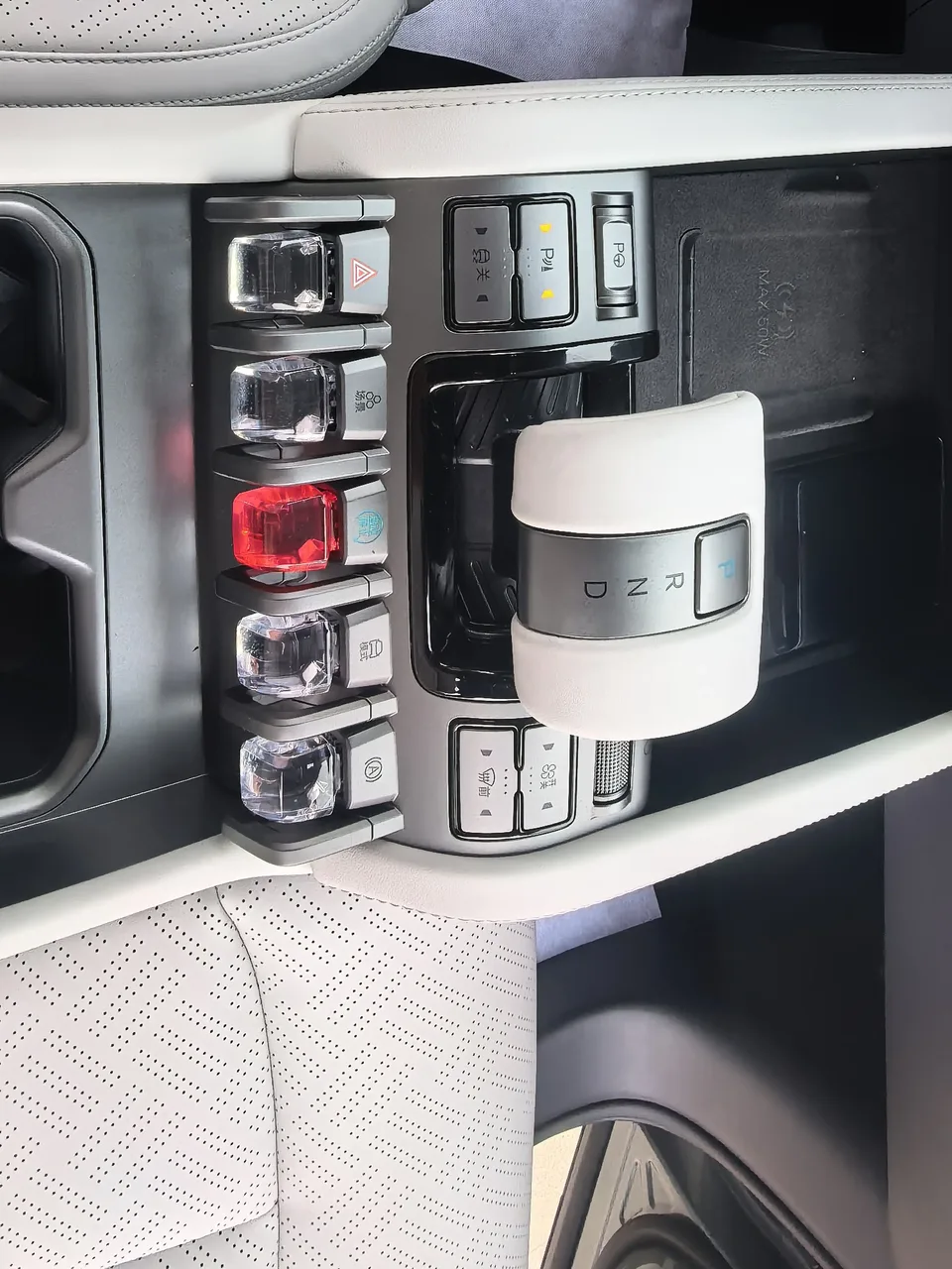 BYD Leopard Titanium 3 501KM Rear-wheel Drive Intelligent Driving Pro Edition 2026 — миниатюра 3